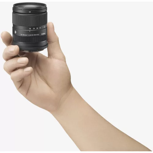 Sigma 18-50mm f/2.8 DC DN Contemporary Lens (FUJIFILM X) (585975)