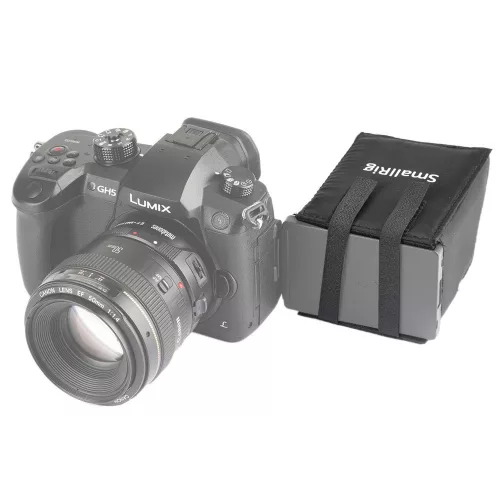 SmallRig LCD Screen Sun Shield Hood for DSLR Cameras and Camcorders 1972