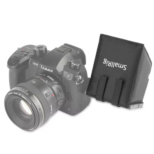 SmallRig LCD Screen Sun Shield Hood for DSLR Cameras and Camcorders 1972