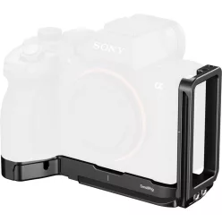   SmallRig 6034 L-Shaped Mount Plate with AirTag Slot for Sony Alpha 7 V / 7R V / 7 IV