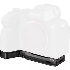   SmallRig 6033 Baseplate with AirTag Slot for Sony Alpha 7 V / 7R V / 7 IV