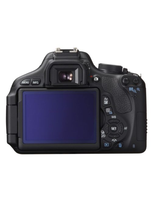 Canon EOS 600D + EF-S 18-55mm /3.5-5.6 IS II + fotótáska + 4GB kártya + oktató DVD