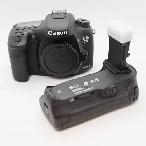 Canon EOS 7D mark II váz + BG-E16 markolat - HASZNÁLT