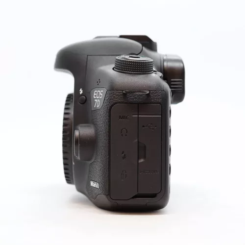 Canon EOS 7D mark II váz + BG-E16 markolat - HASZNÁLT