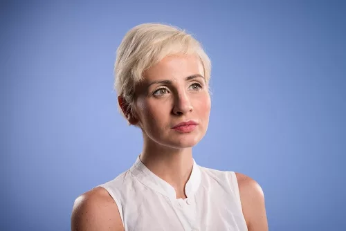 Lastolite Plain Collapsible 1.8 x 2.15m Blue/Pink (LB6751)