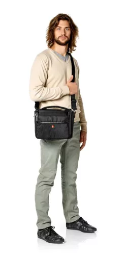Manfrotto Advanced Camera Shoulder Bag A7 for DSLR, rain cover (MA-SB-A7)
