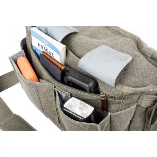 Think Tank Retrospective 20 V2 (Black)